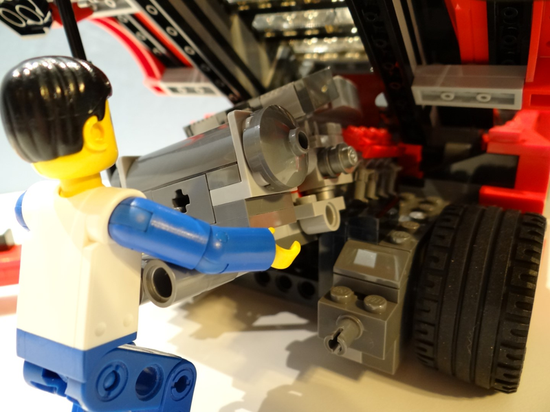 Illustration for article titled LEGO 10248 Ferrari F40 Review